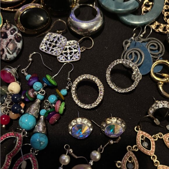 Boho Vintage Modern Dangle Earrings Hoops and Studs Lot Over 60 Pairs - Picture 5 of 9
